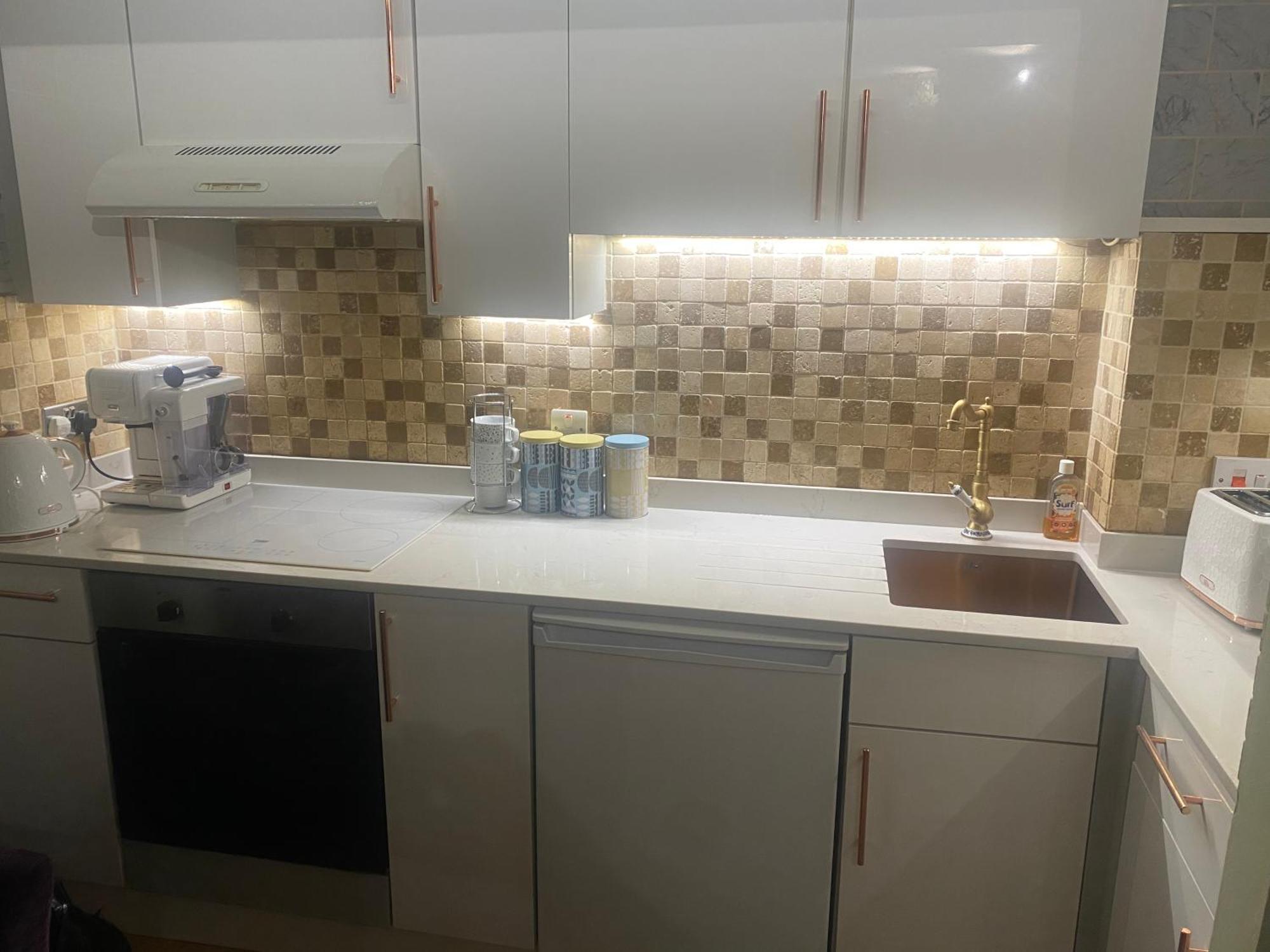 באת' Quiet Lower Floor 2 Bed City Apartment With Private Patio Garden מראה חיצוני תמונה