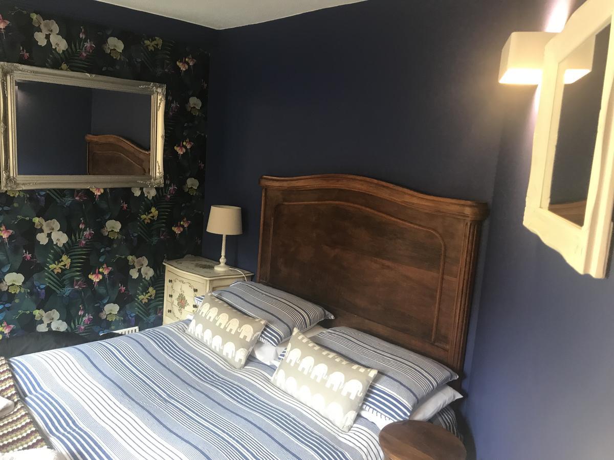 באת' Quiet Lower Floor 2 Bed City Apartment With Private Patio Garden מראה חיצוני תמונה